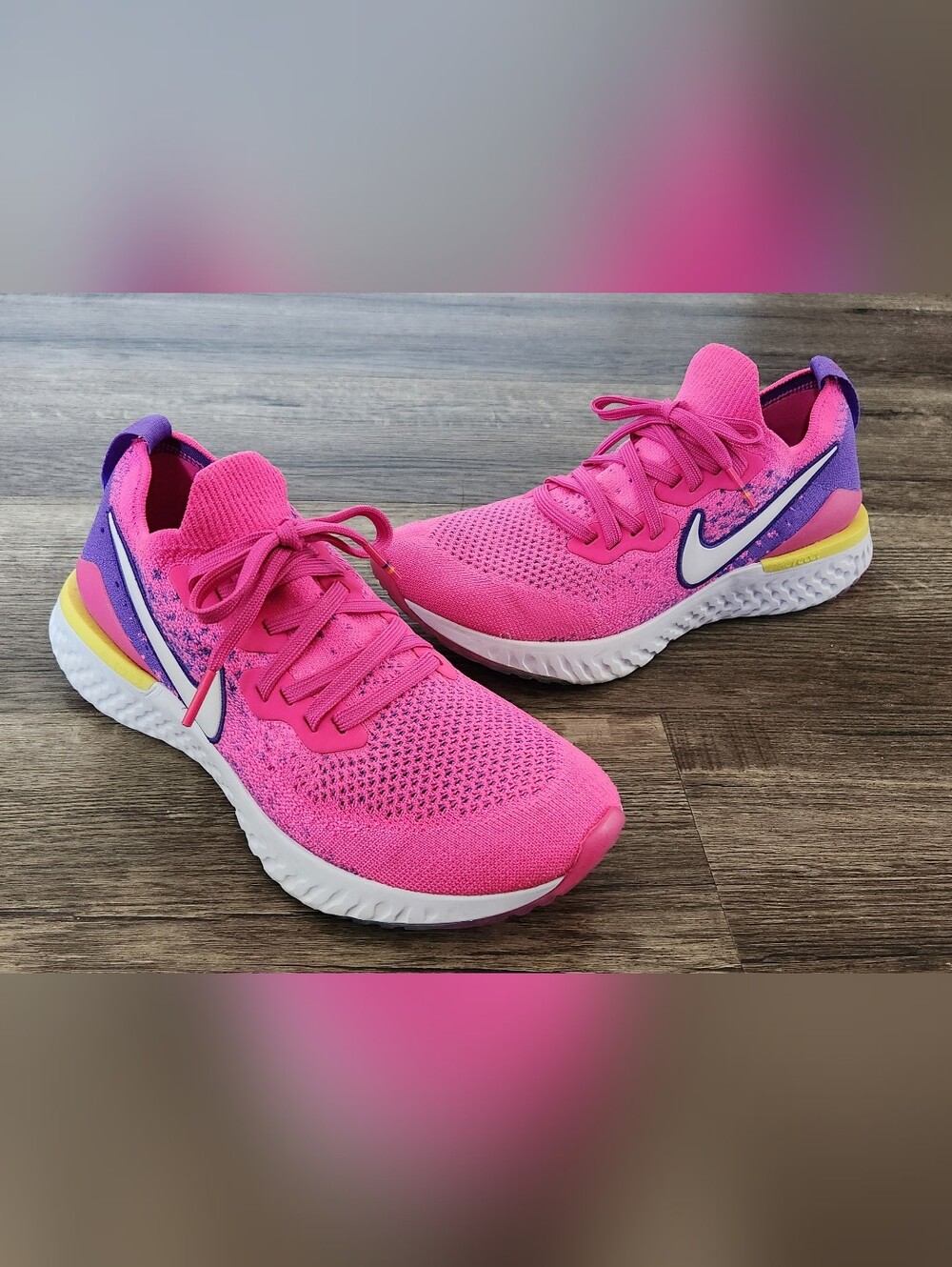 **NEAR NEW** Nike Epic React Flyknit2 Sz 9.5 Vibrant Bright Laser Fuchsia Pink